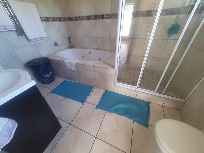 4 Bedroom Property for Sale in Franskraal Western Cape